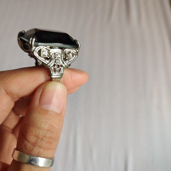 Accessorize ring - Picture 8 of 9